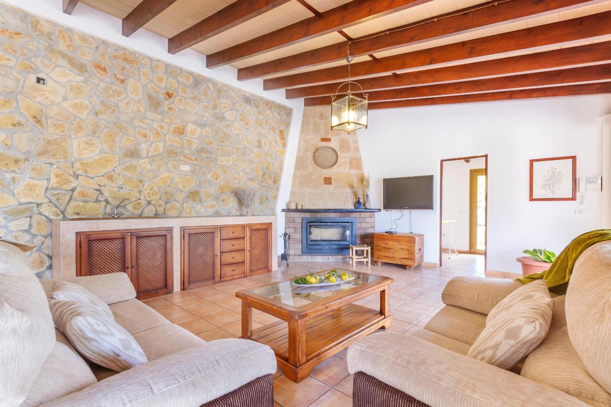 Marilen Villa